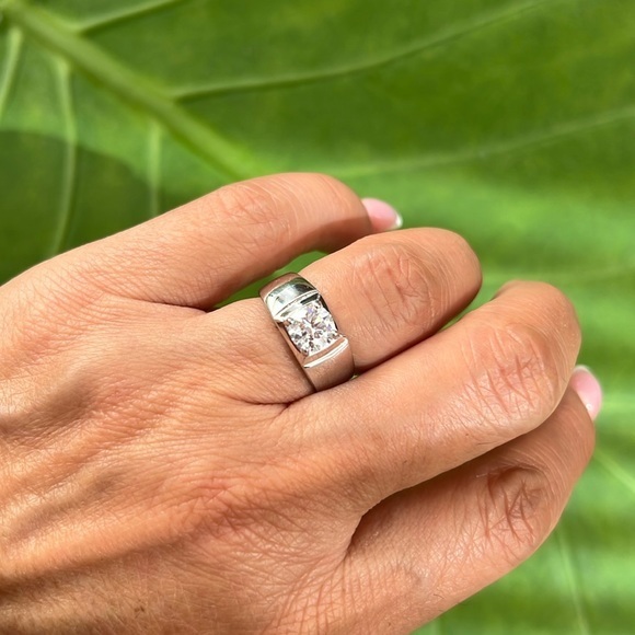 New 1ct Solitaire Round cut Moissanite Engagement Ring 925 Sterling Silver